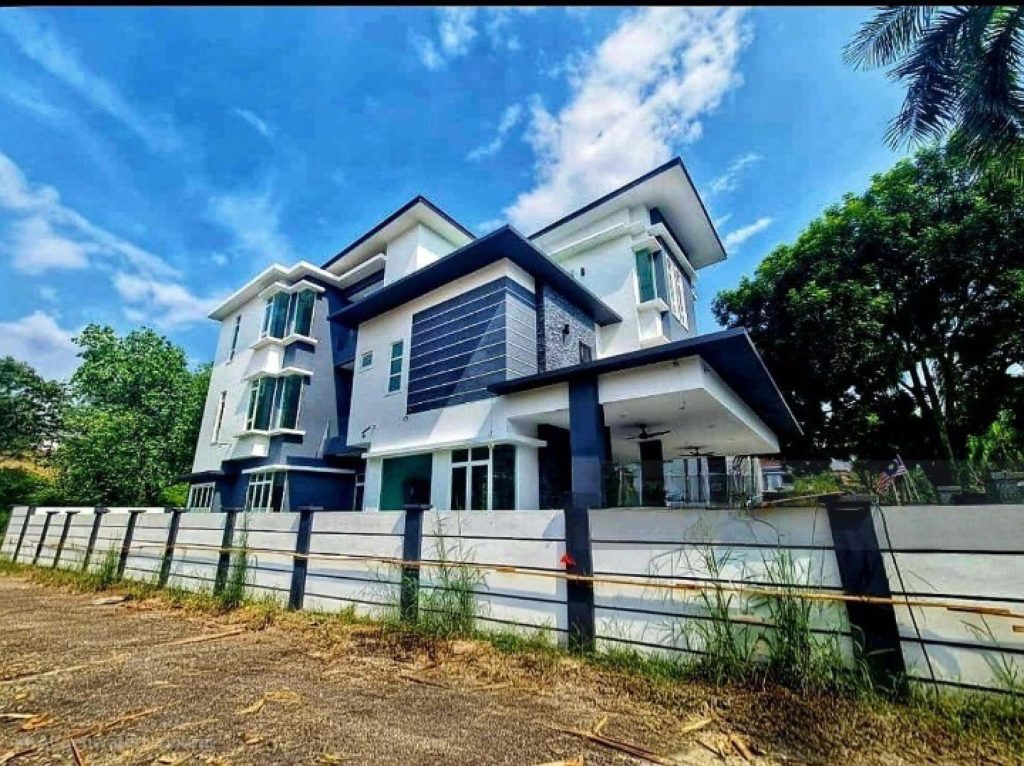 Taman Equine Park Bungalow for Sale - 05