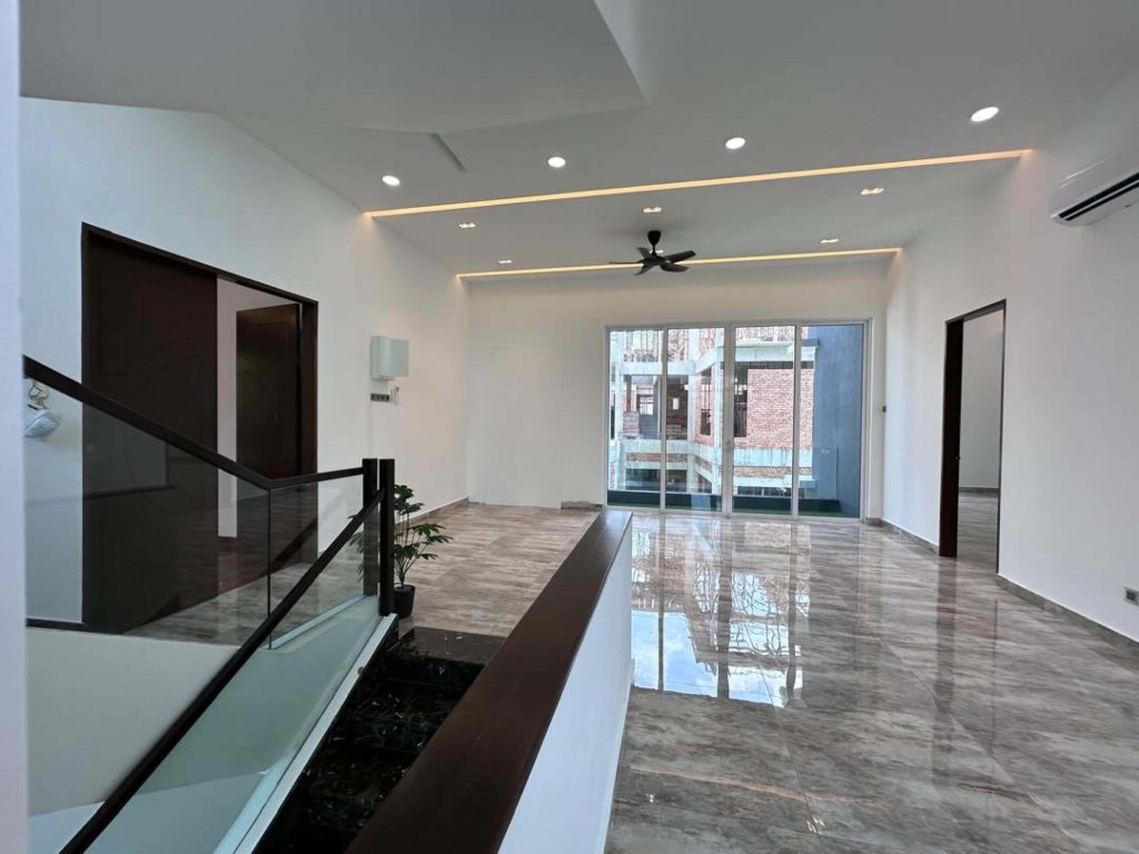 Taman Equine Park Bungalow for Sale - 12