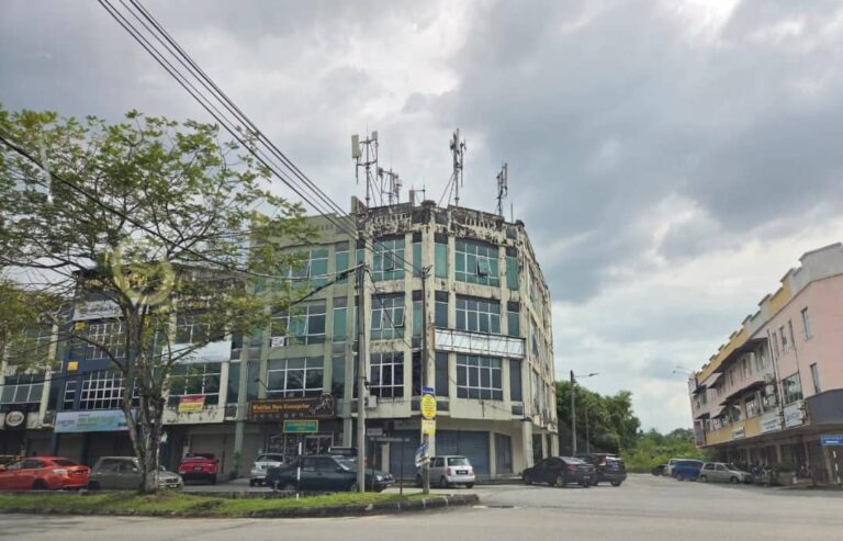 4-storey Freehold shop lot Medan Saujana, Taiping for Sale RM1.2M